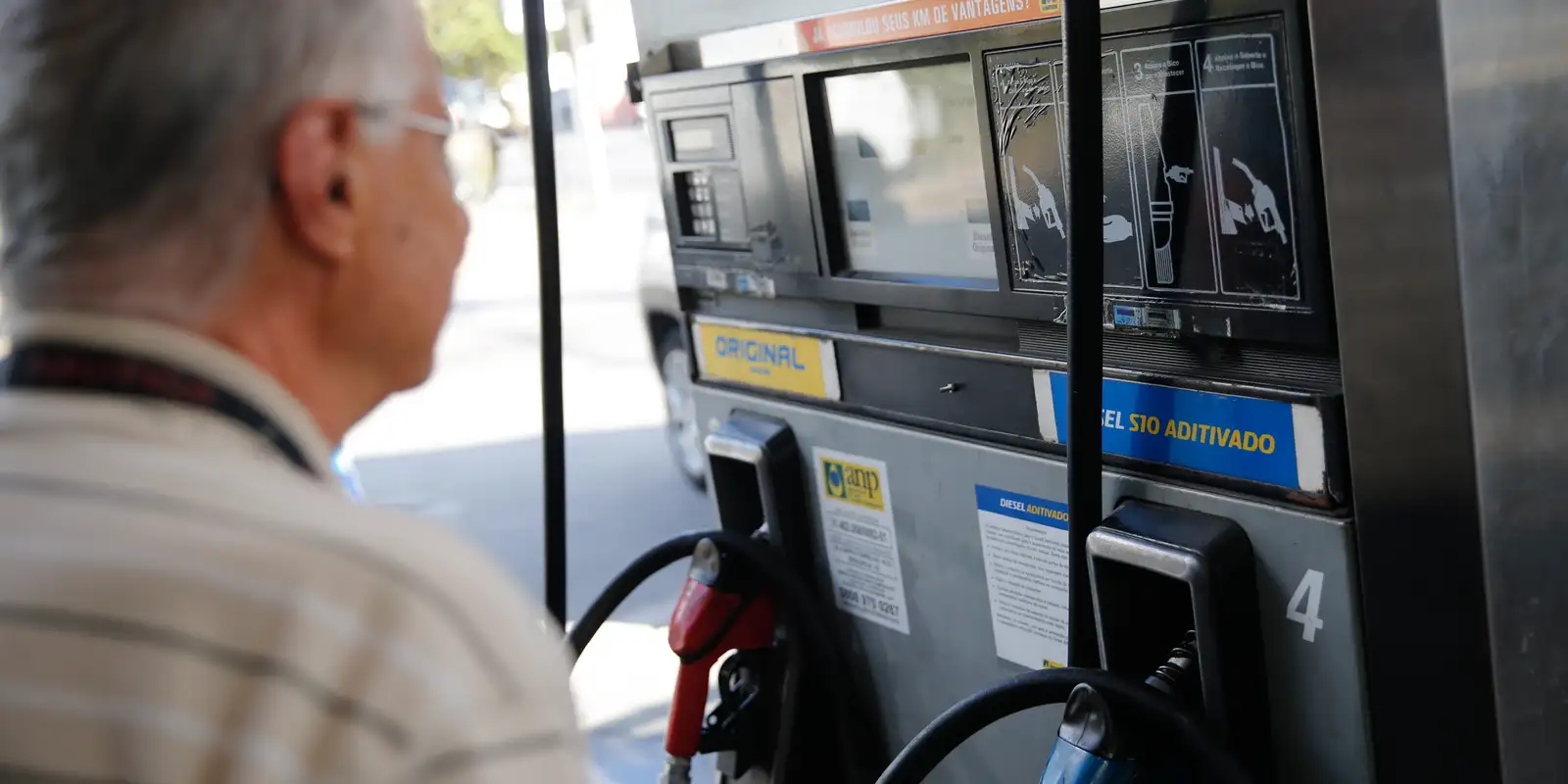 Governo prorroga por 30 dias subvenção de R$ 2,12 por litro ao diesel