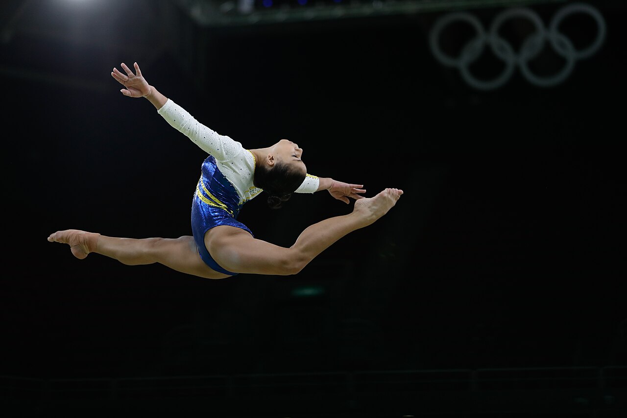 Flávia Saraiva conquista bronze na trave no Mundial de Ginástica Artística