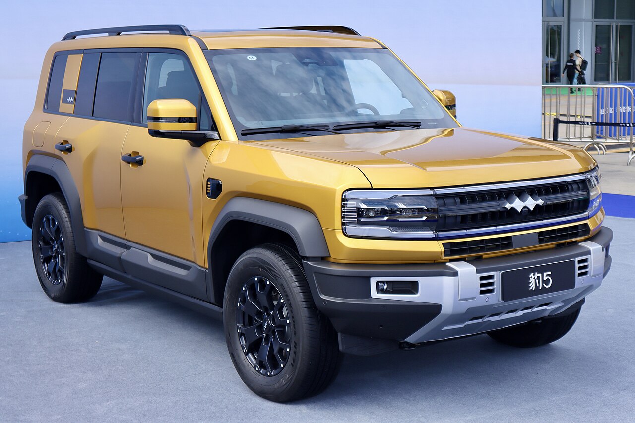 Denza B5 e Toyota SW4: SUVs grandes de mais de R$ 400 mil são comparados