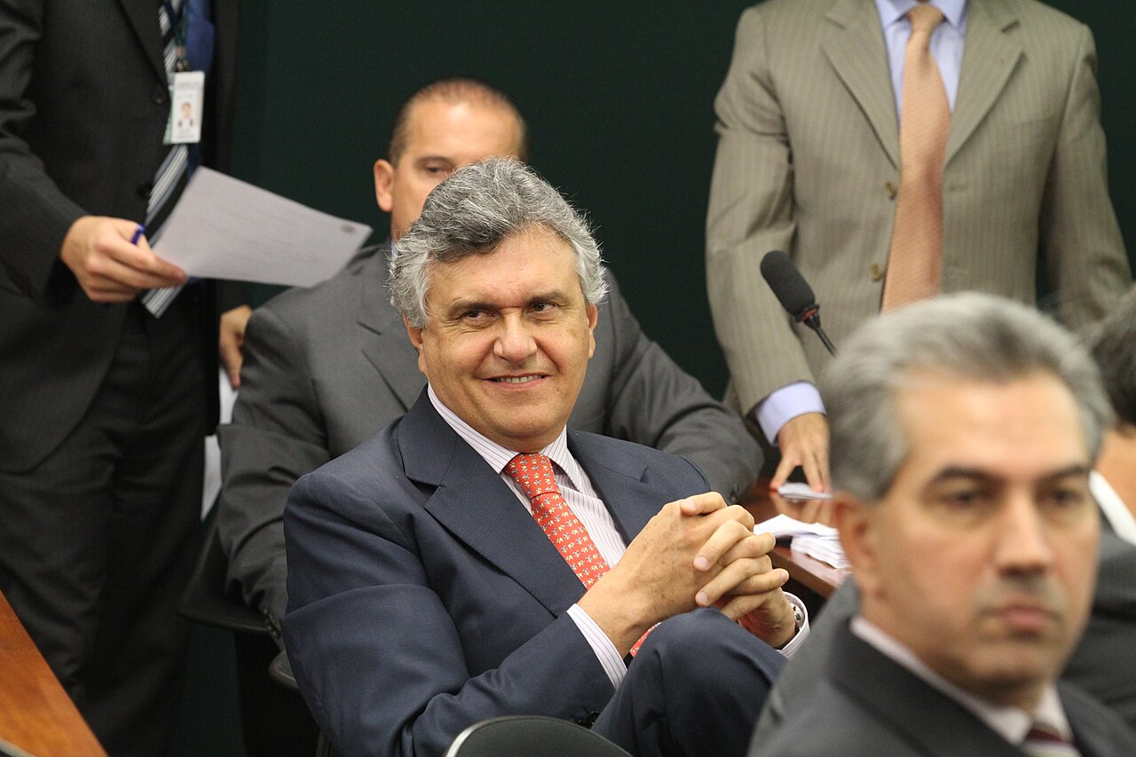 Caiado reconhece vitória de Lula e diz que defendia renovação no governo