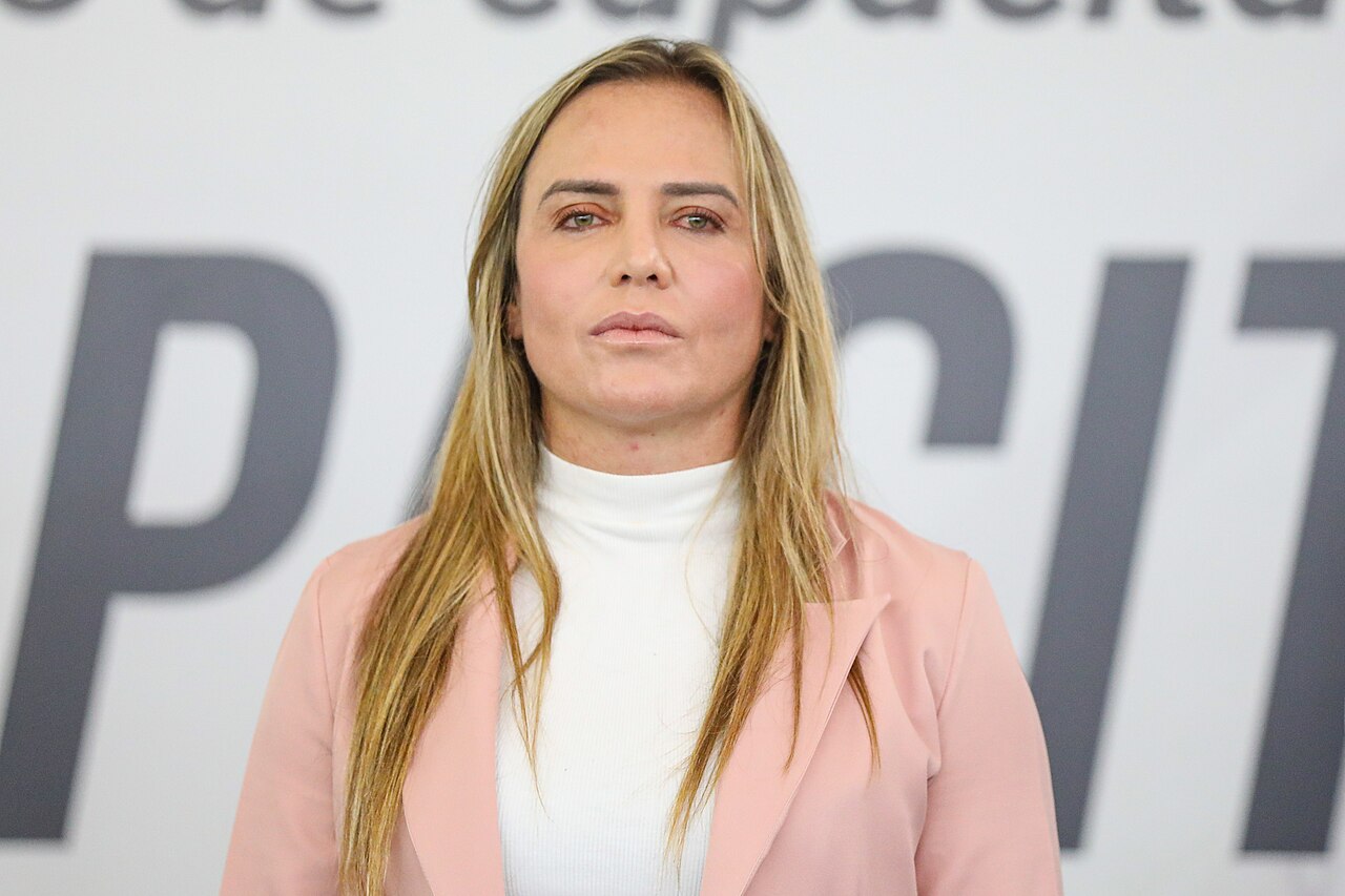 Celina Leão vota no 2º turno ao lado de Michelle Bolsonaro e Bia Kicis no DF