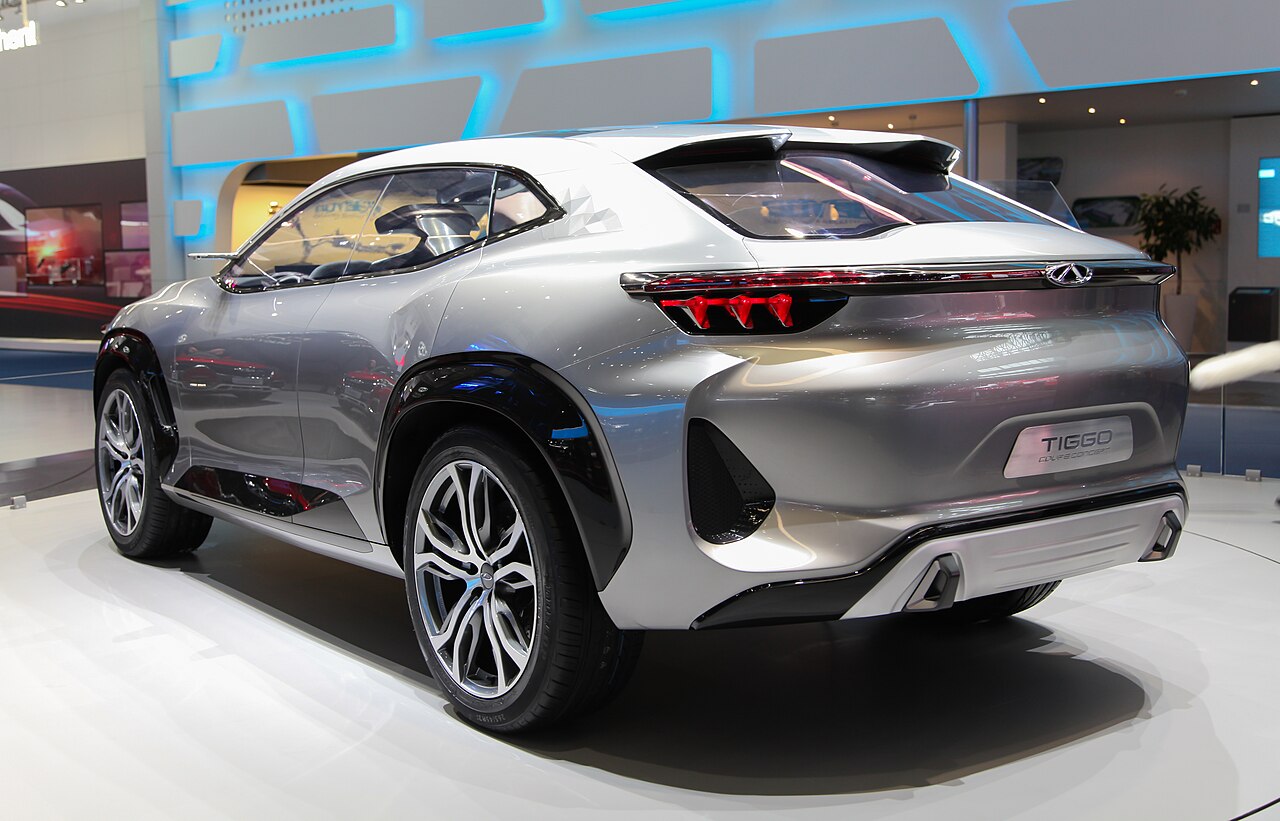 Omoda Jaecoo terá sete modelos híbridos flex no Brasil até agosto de 2027