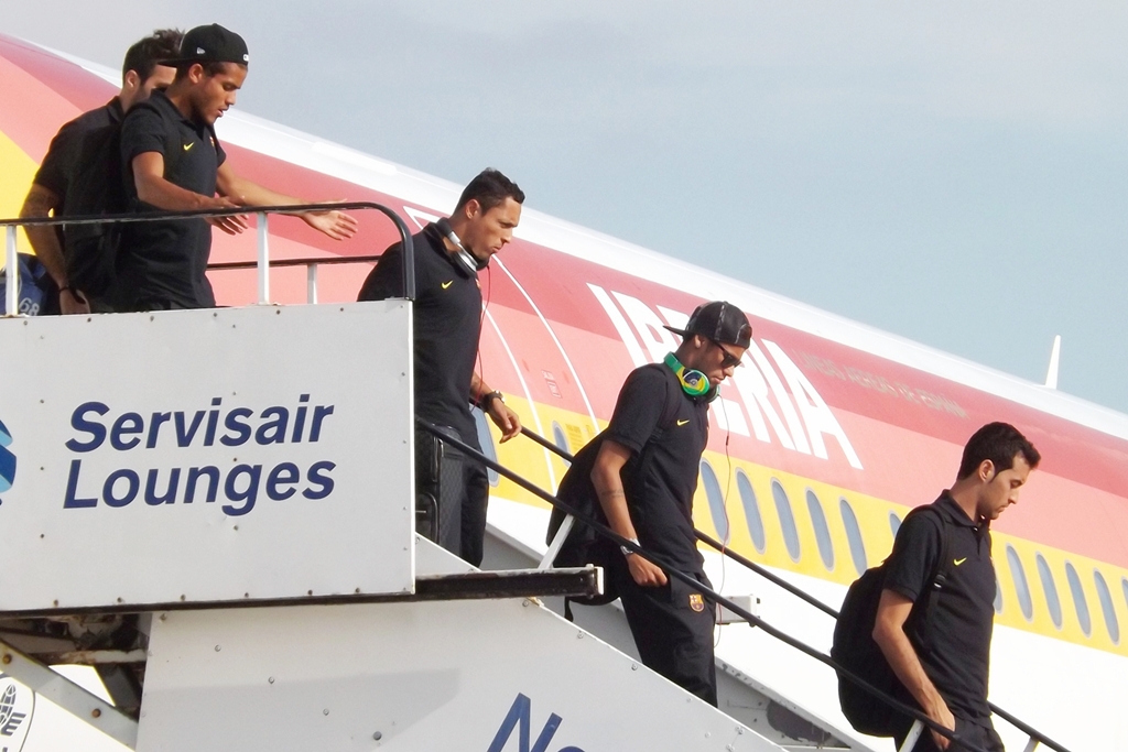 Neymar chama Nestor de safado após expulsão em Santos x Bahia