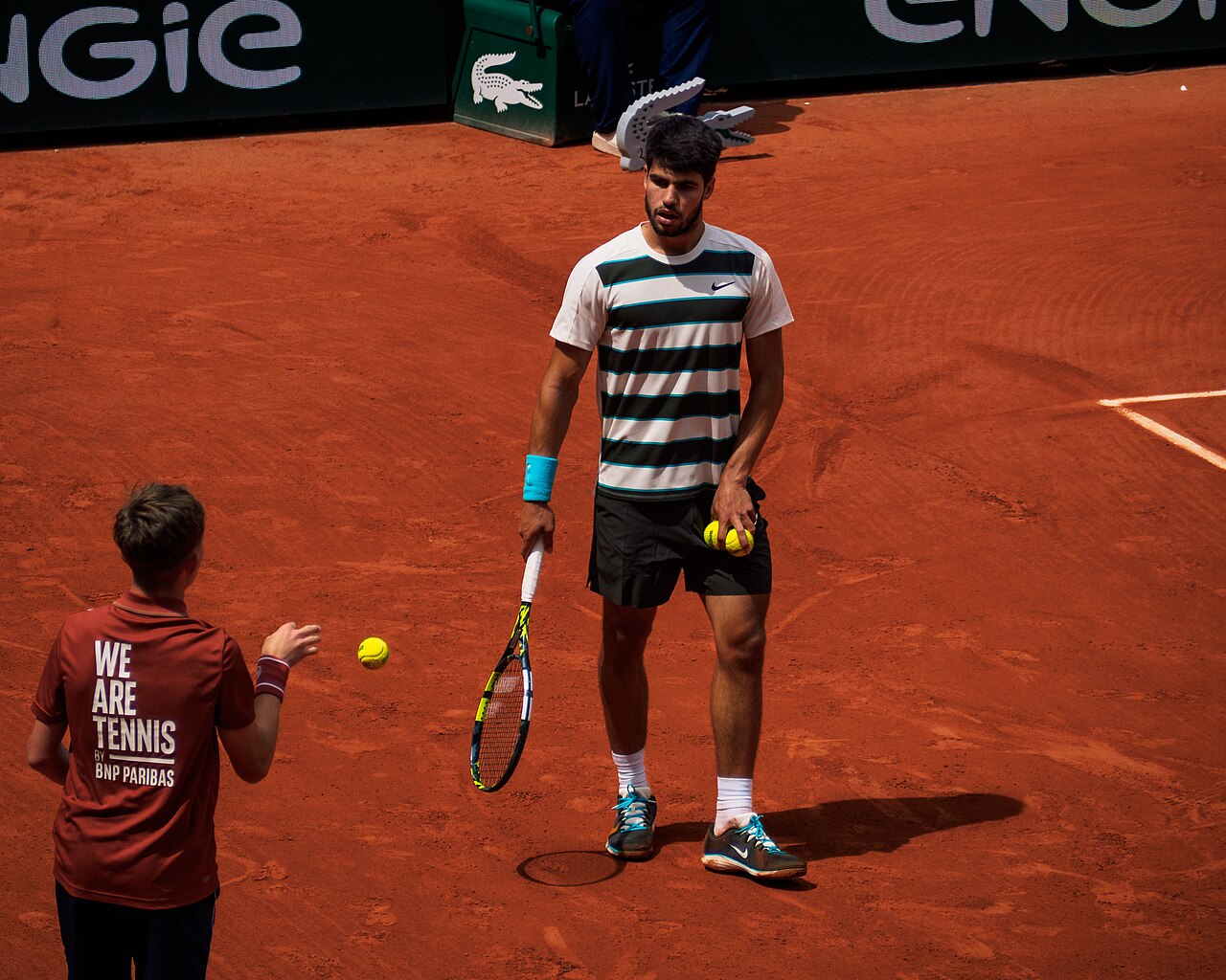 Alcaraz vence Khachanov na estreia e avança no ATP 500 de Viena