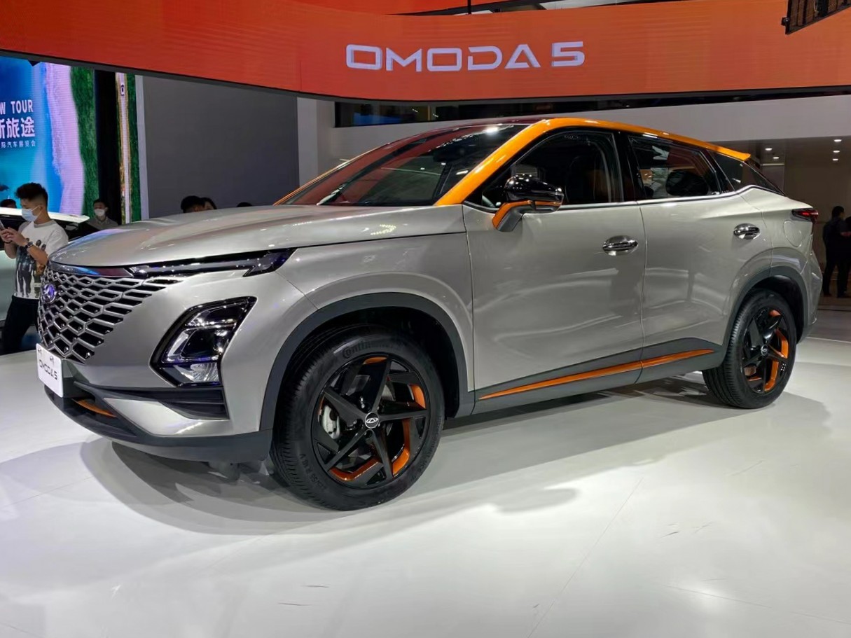 Omoda 4 chega ao Brasil em 2027 com motor híbrido de 224 cv
