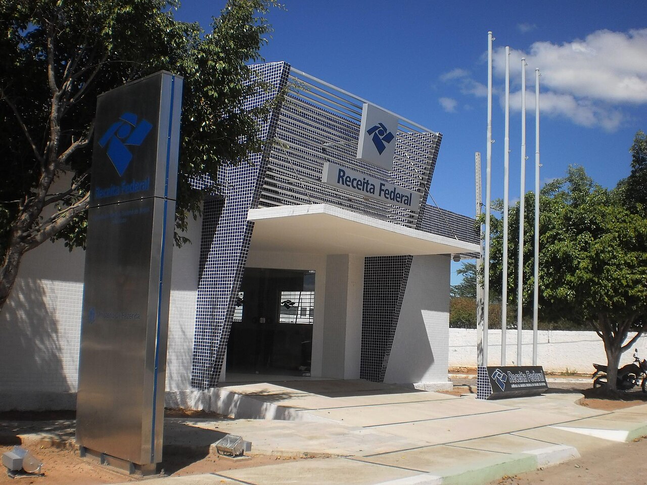 Prazo para micro e pequenas empresas escolherem regime de IBS e CBS termina na sexta (30)