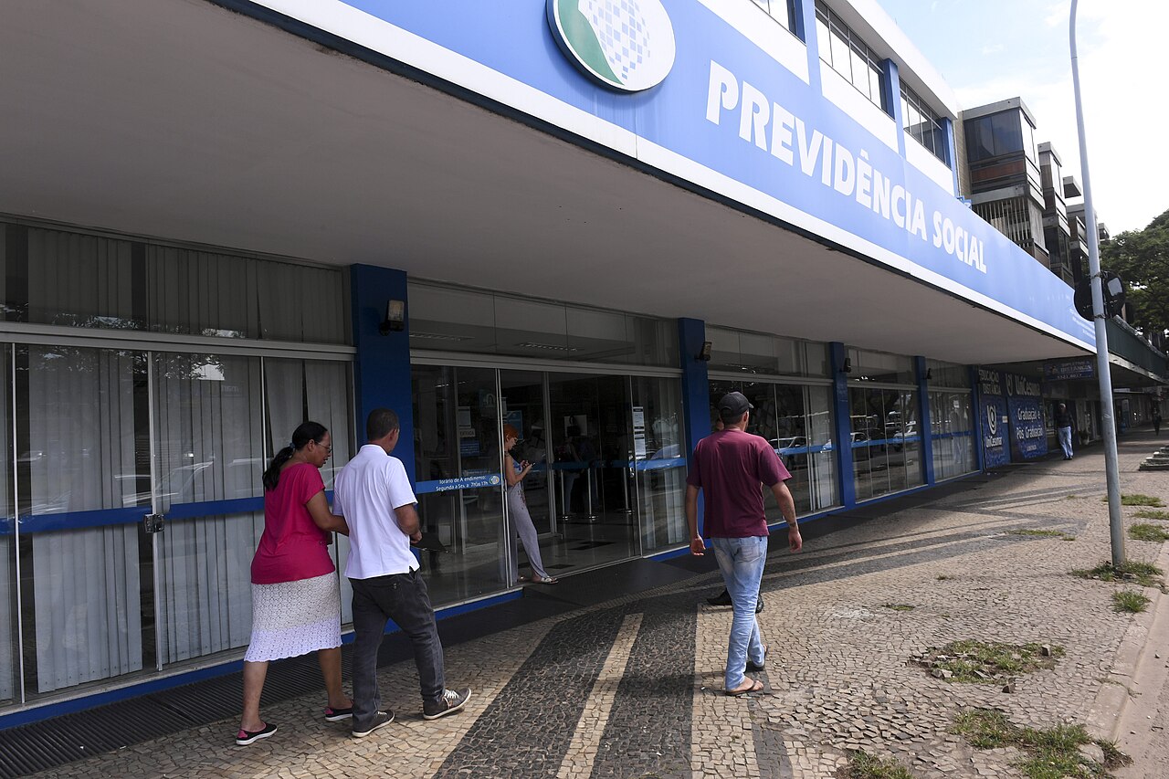 Voto no 2º turno vale como prova de vida do INSS, dizem Folha e g1